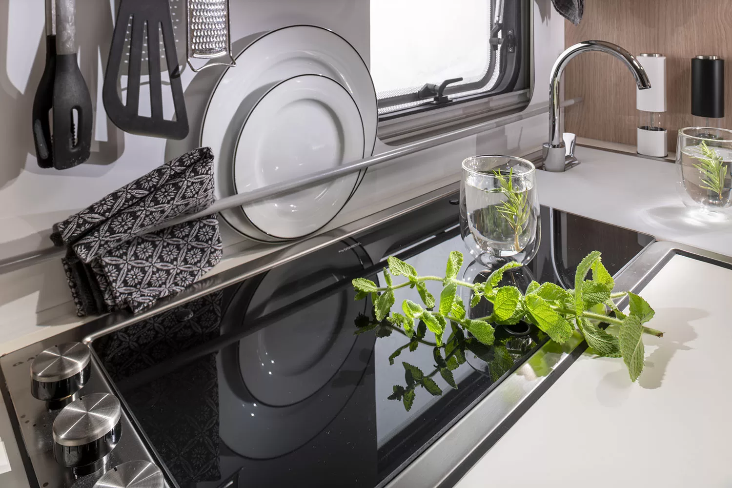 525_AVIVA_522_PT_kitchen_detail_JM81359