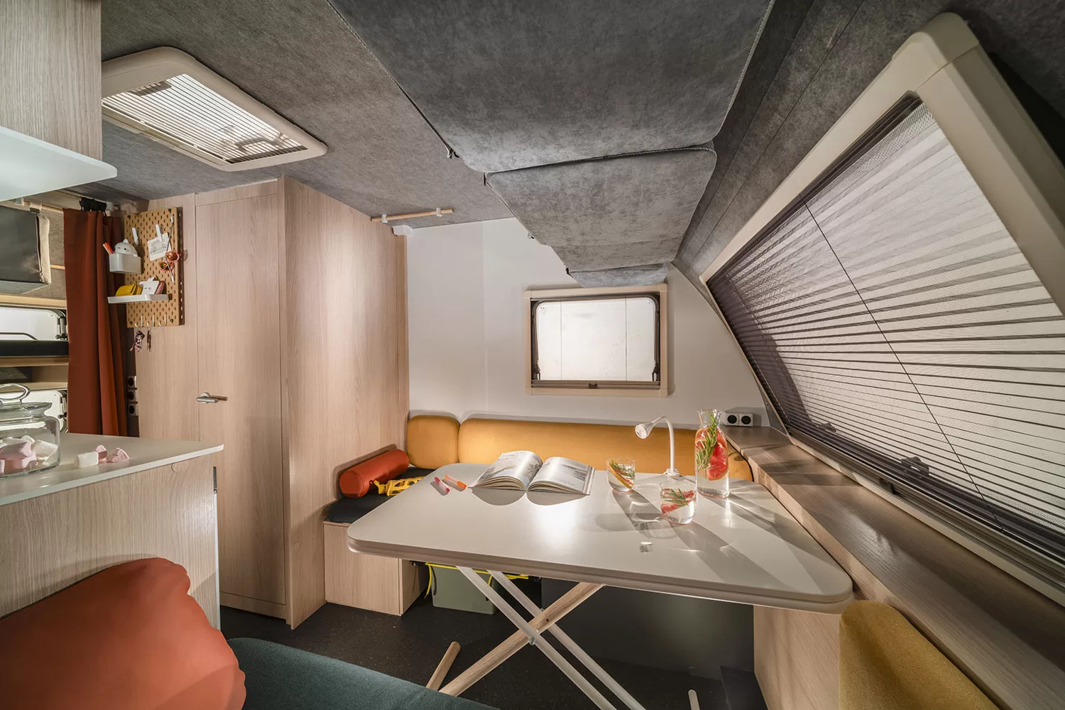 552_AVIVA_LITE_dinette_BC8_0170